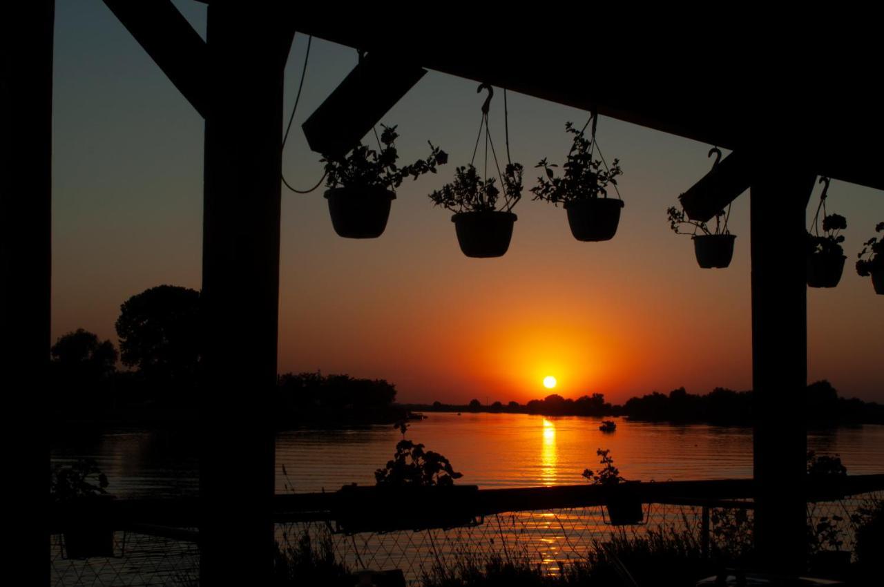 Paradis Hotel มิลา โดโอเซชิ ชิ เตร ภายนอก รูปภาพ